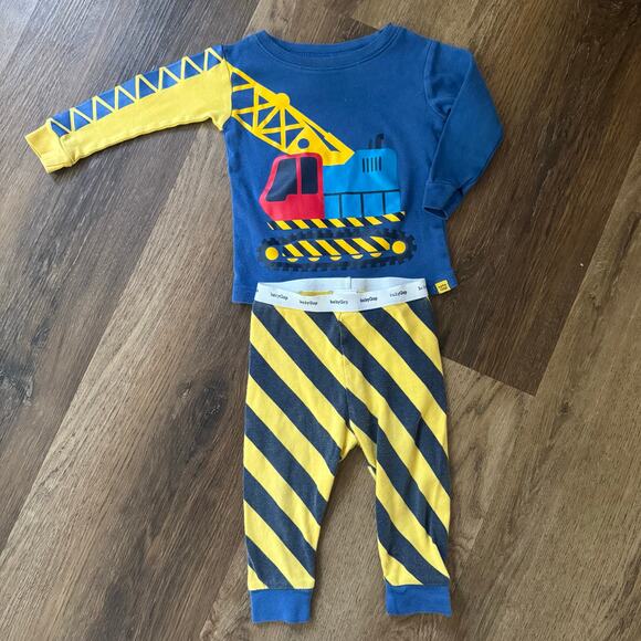 Bundle of Baby Boy Cool Weather Pajamas/PJs: Gap and Carter's, 2 Pair. - Picture 4 of 5